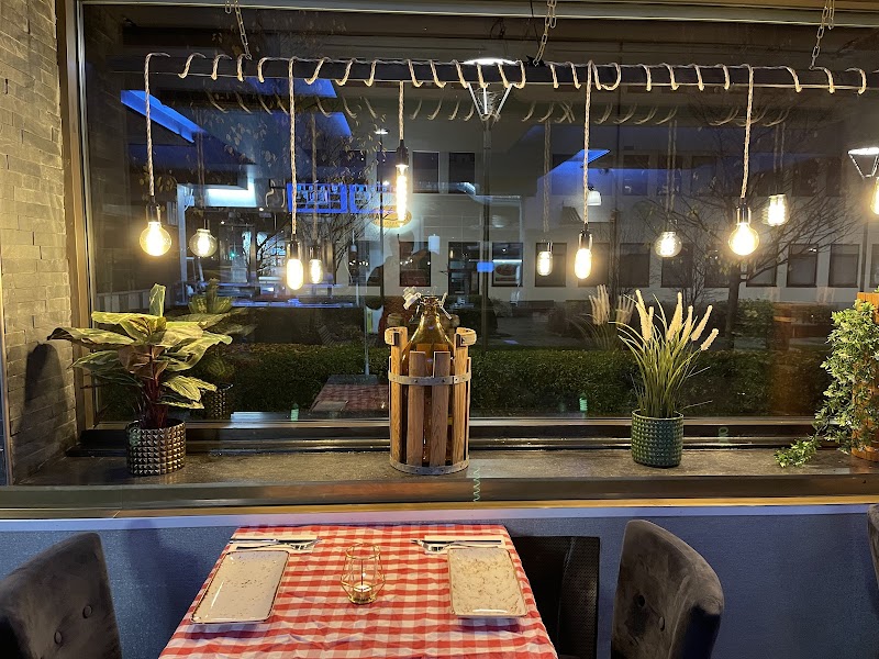Chicken Hut Shawarma